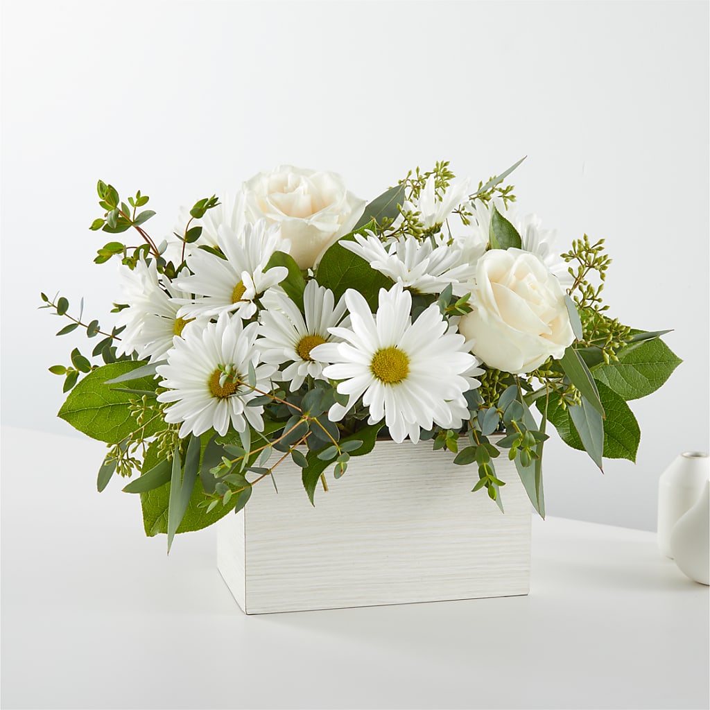 Fresh Linen Box Bouquet – GOOSEBERRIES FLOWER SHOP BY BERKOT'S, Twin Lakes WI