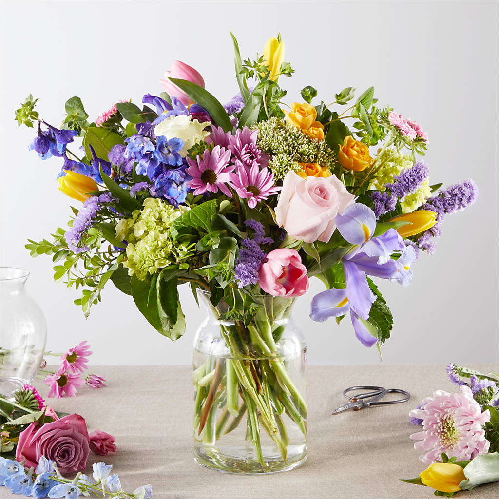 Pastel Tradition - A Florist Original – GOOSEBERRIES FLOWER SHOP BY BERKOT'S, Twin Lakes WI