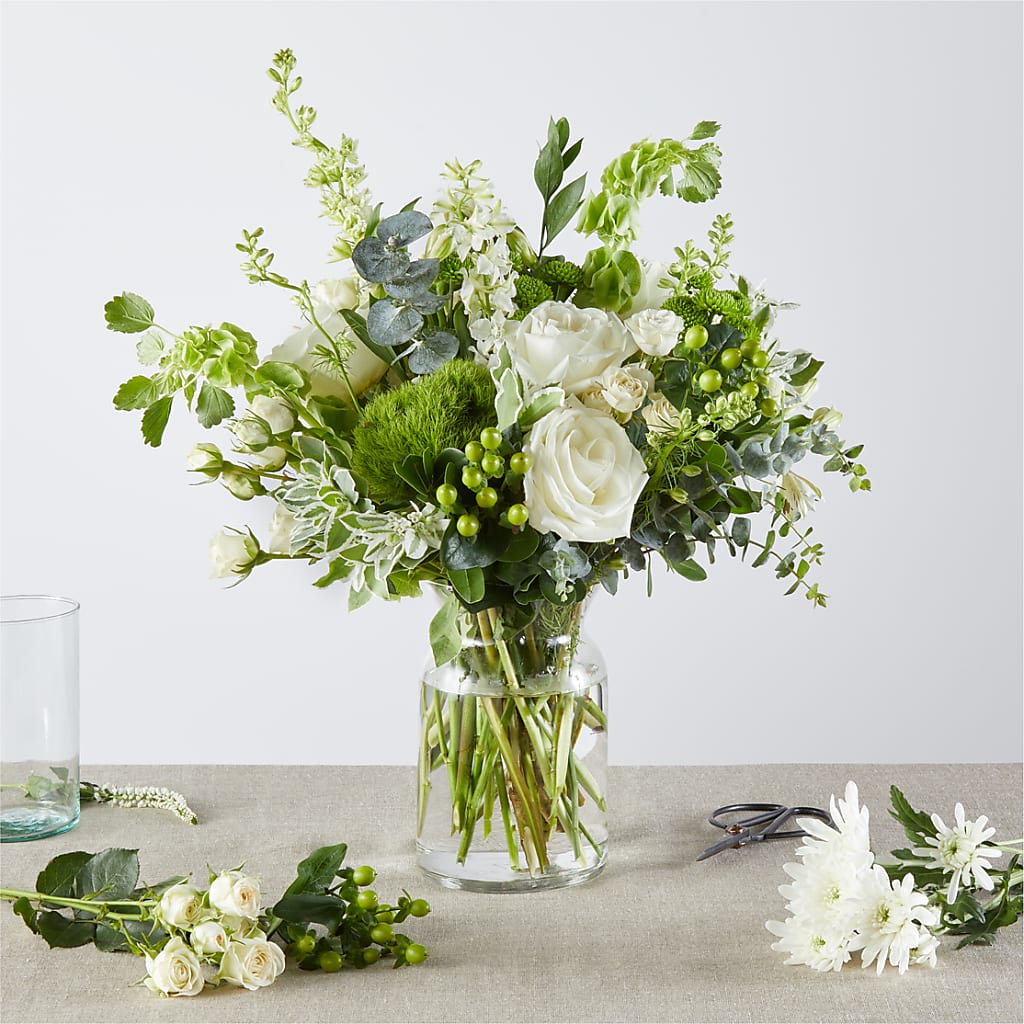Irish Garden - A Florist Original – GOOSEBERRIES FLOWER SHOP BY BERKOT'S, Twin Lakes WI