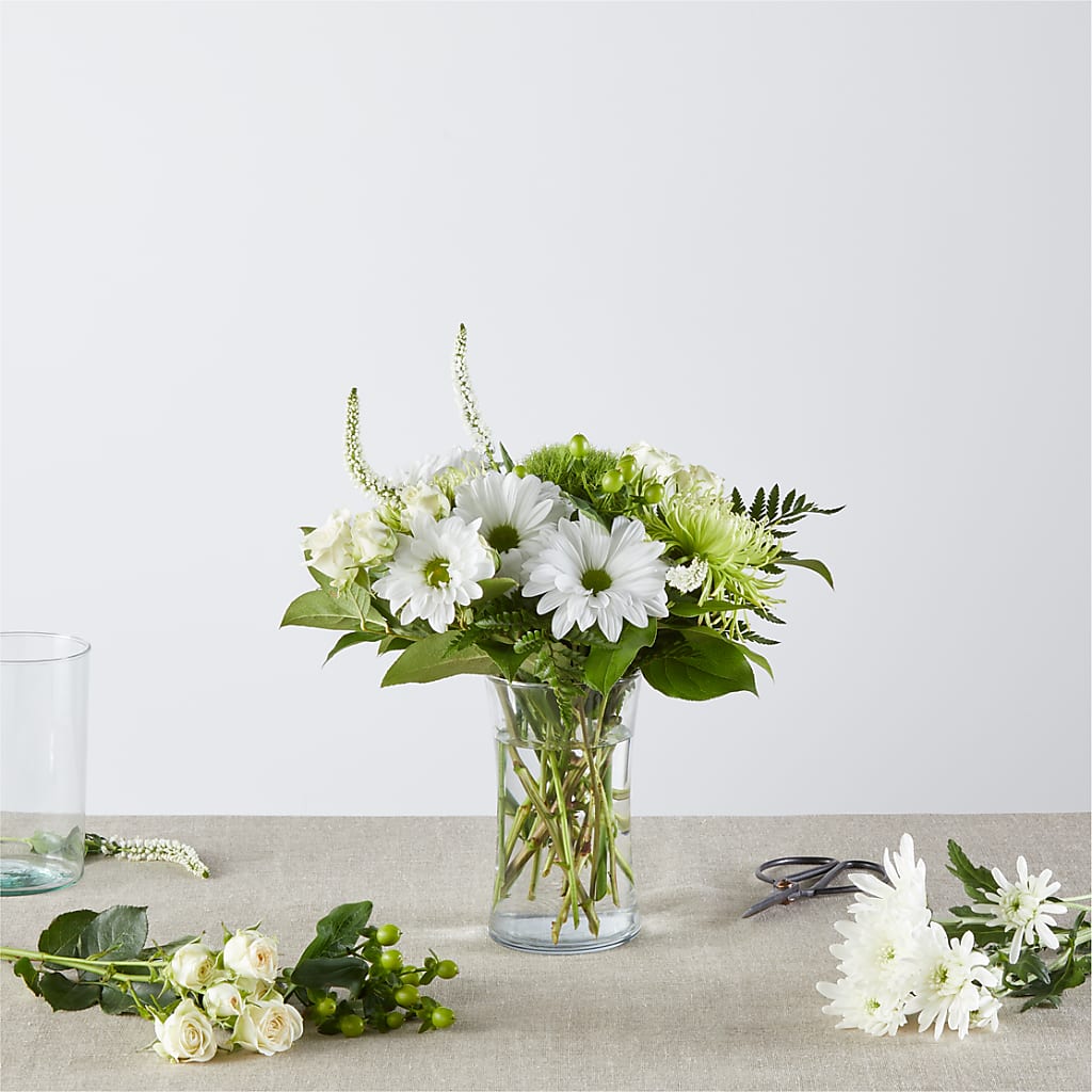 Irish Garden - A Florist Original – GOOSEBERRIES FLOWER SHOP BY BERKOT'S, Twin Lakes WI
