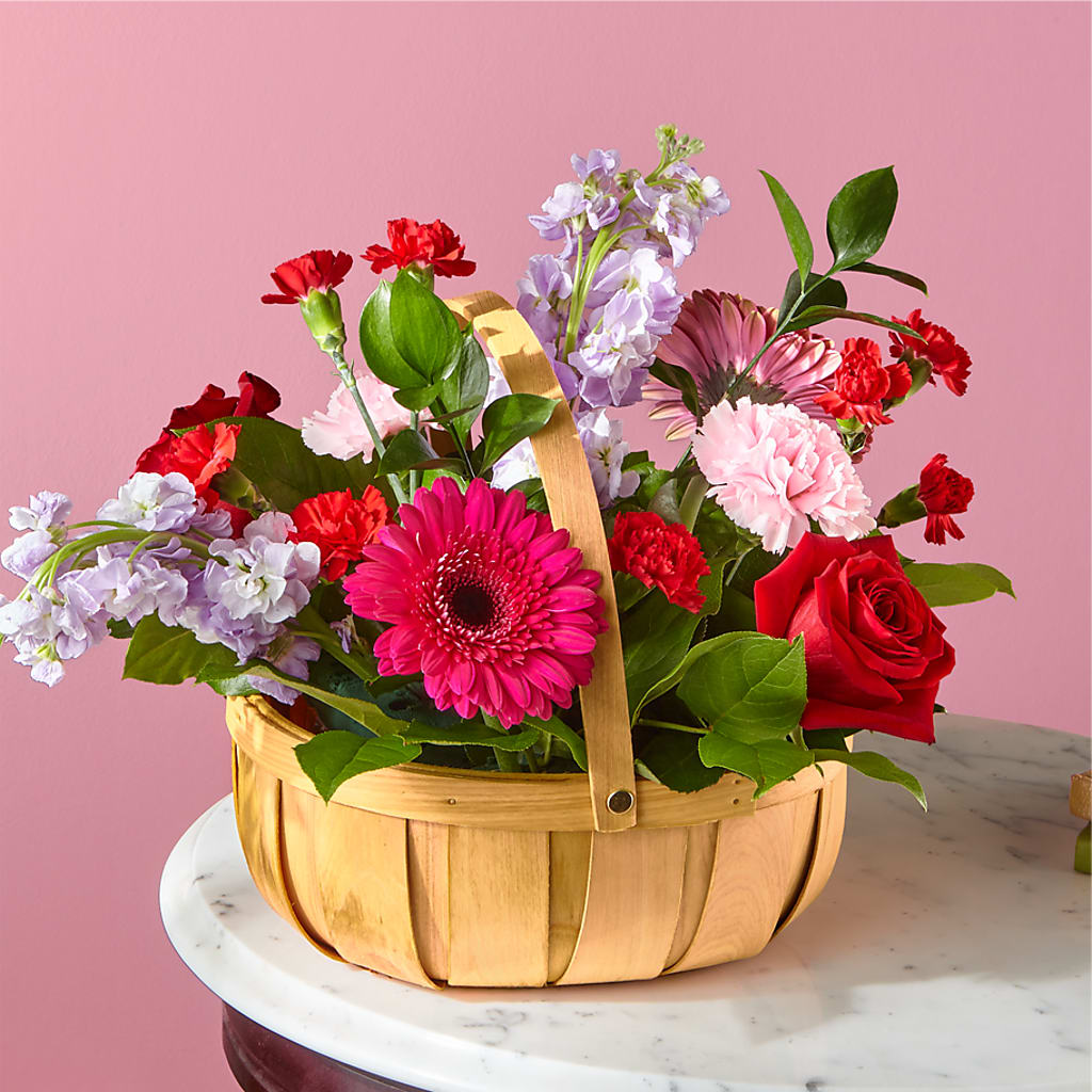 Pink Picnic Basket – GOOSEBERRIES FLOWER SHOP BY BERKOT'S, Twin Lakes WI
