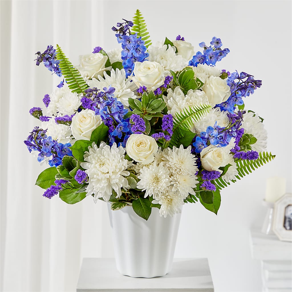 Hold Dear Tabletop Basket – GOOSEBERRIES FLOWER SHOP BY BERKOT'S, Twin Lakes WI