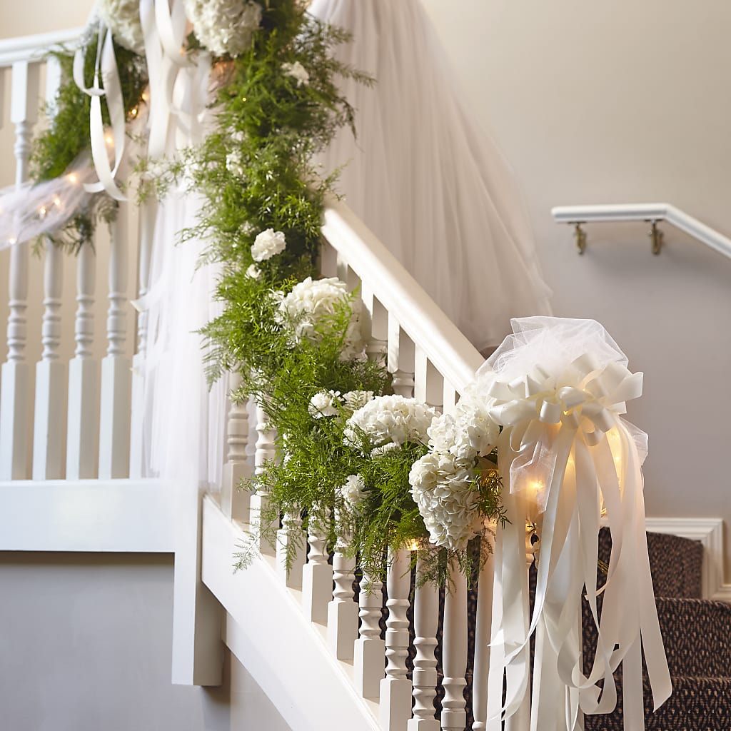Champagne Dreams Garland – GOOSEBERRIES FLOWER SHOP BY BERKOT'S, Twin Lakes WI