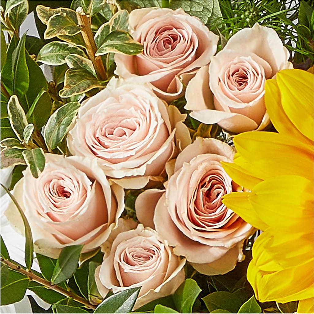 The Good Life Bouquet – GOOSEBERRIES FLOWER SHOP BY BERKOT'S, Twin Lakes WI