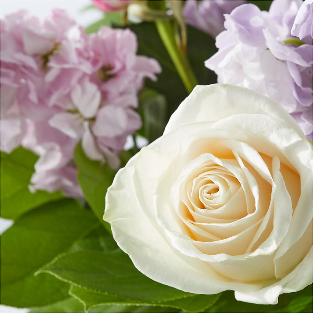 Springtime Spritz Bouquet – GOOSEBERRIES FLOWER SHOP BY BERKOT'S, Twin Lakes WI