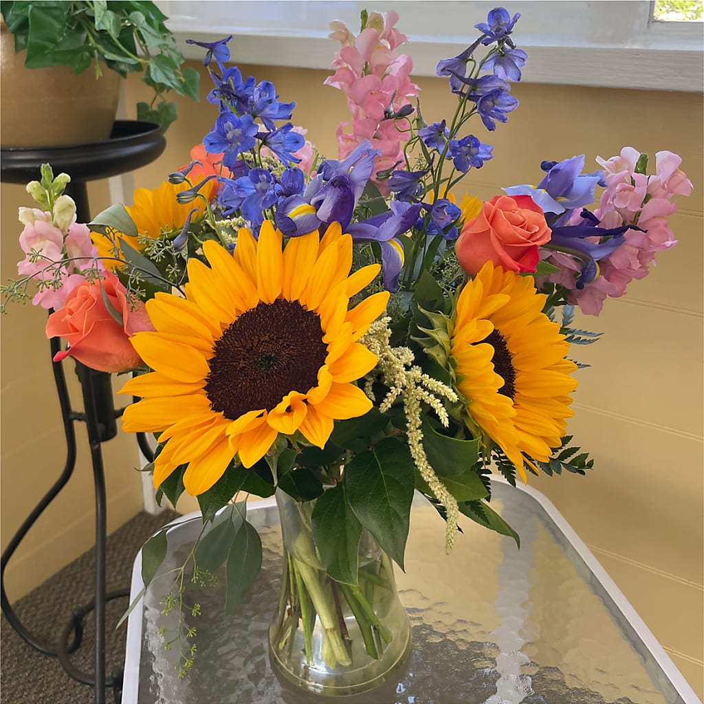 Rays of Life Bouquet – GOOSEBERRIES FLOWER SHOP BY BERKOT'S, Twin Lakes WI