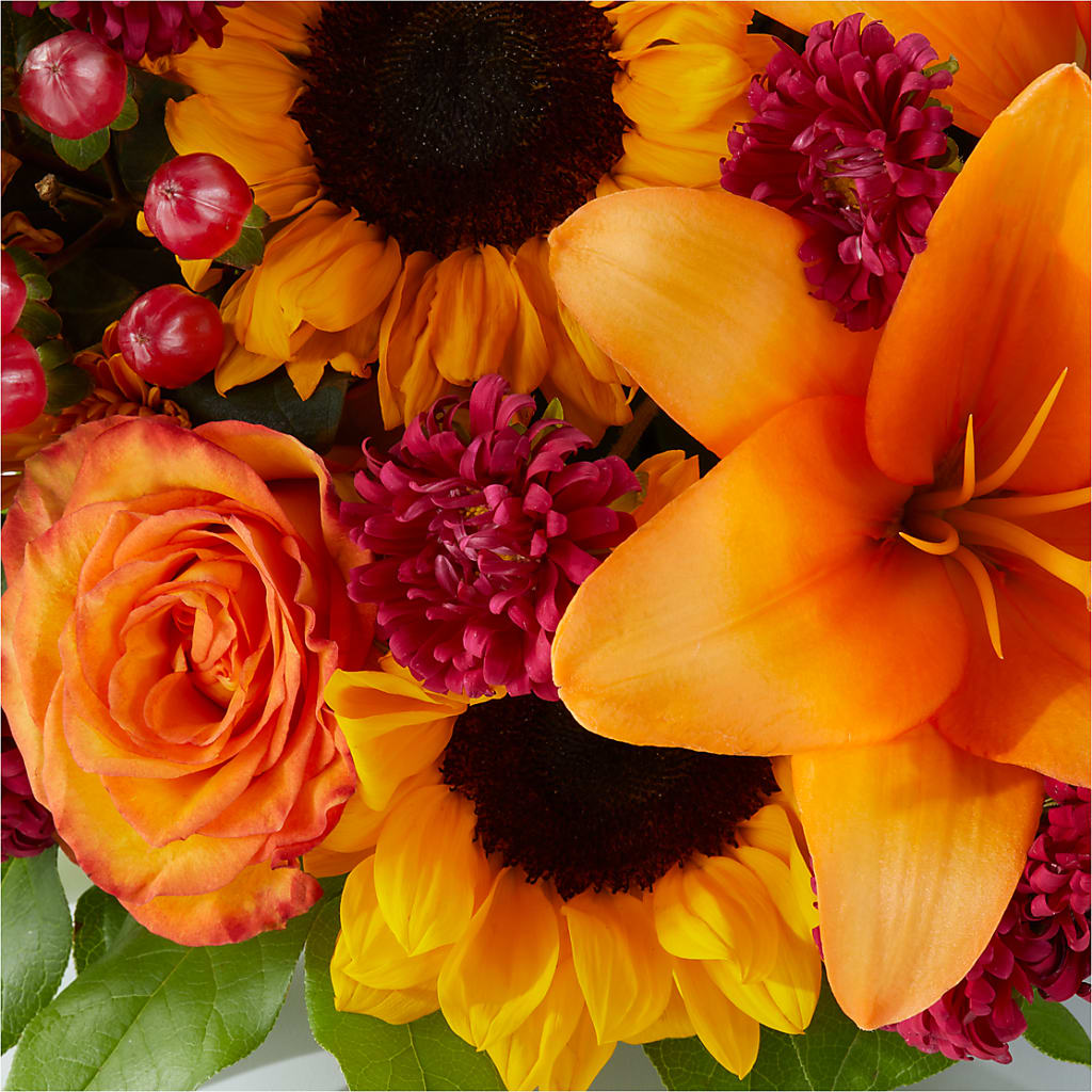 Grateful Centerpiece – GOOSEBERRIES FLOWER SHOP BY BERKOT'S, Twin Lakes WI