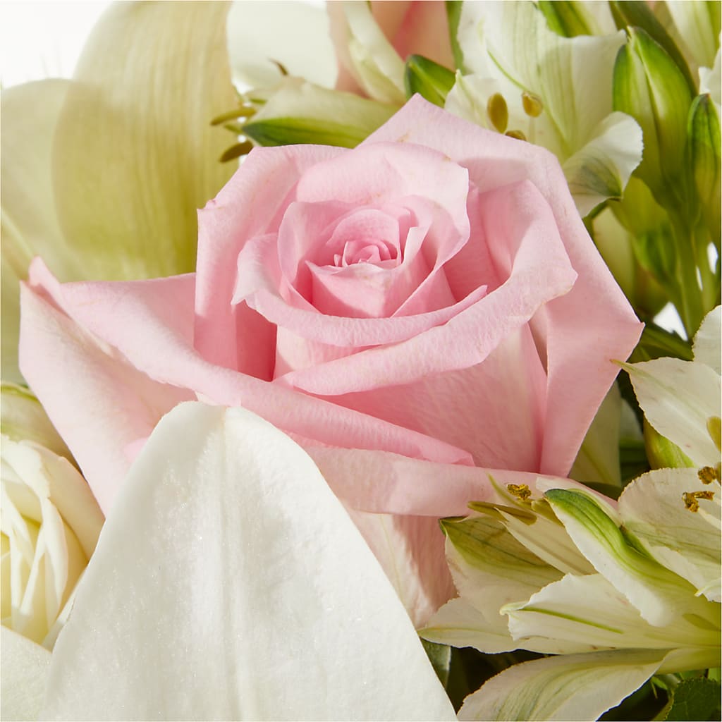 Kindhearted Bouquet – GOOSEBERRIES FLOWER SHOP BY BERKOT'S, Twin Lakes WI