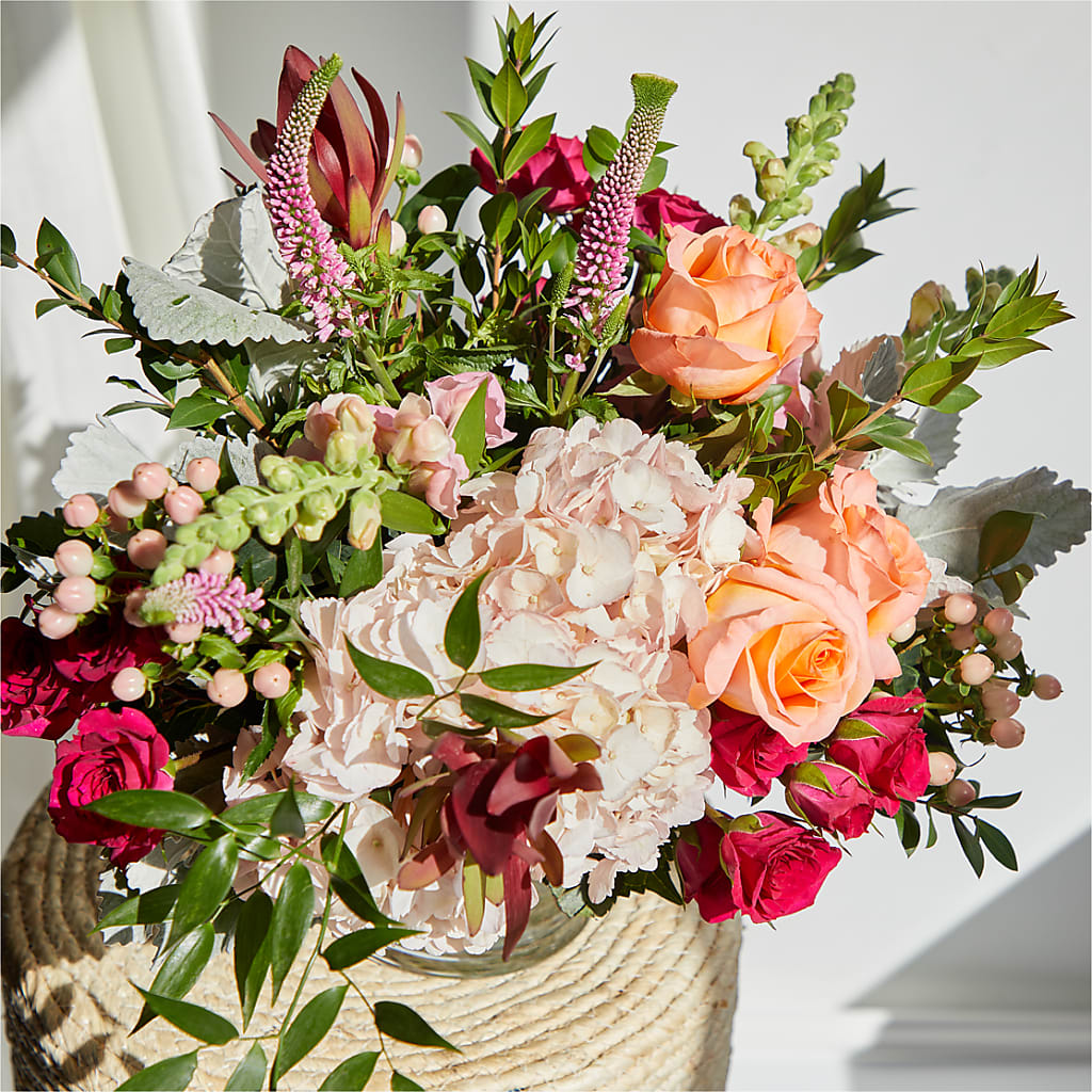 Glitz & Glam Bouquet – GOOSEBERRIES FLOWER SHOP BY BERKOT'S, Twin Lakes WI