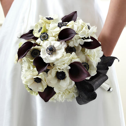 To Have and To Hold Bouquet – GOOSEBERRIES FLOWER SHOP BY BERKOT'S, Twin Lakes WI